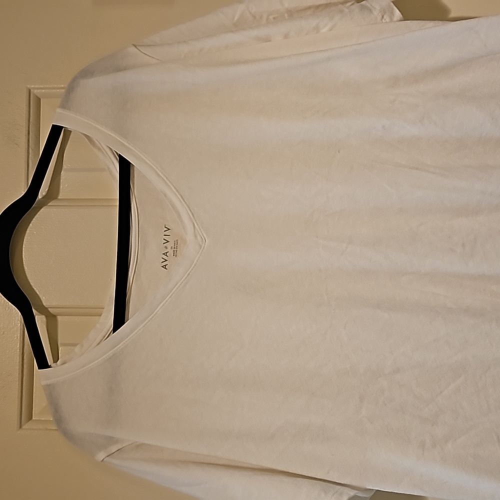 Ava and Viv V-neck White Tee Size 2x - Picture 3 of 5